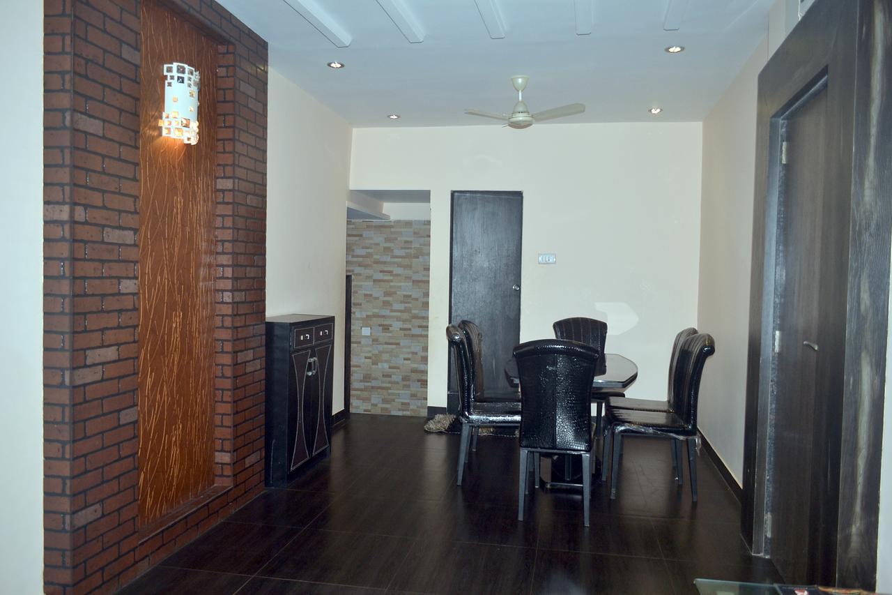 Hotel Rahil Plaza Панчгани Экстерьер фото