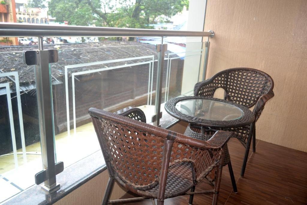 Hotel Rahil Plaza Панчгани Экстерьер фото